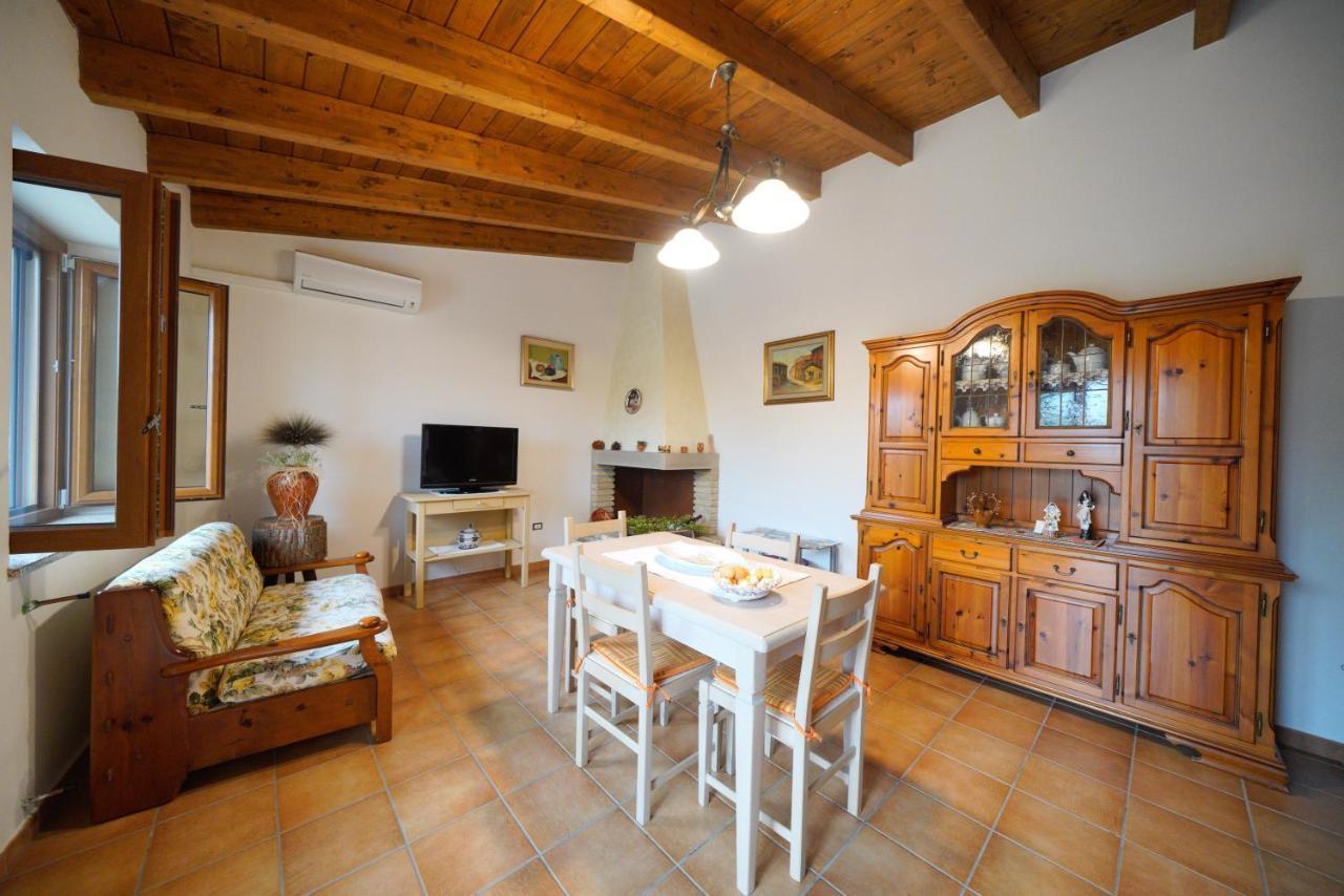 L'Oliveto Appartement Nuxis Buitenkant foto